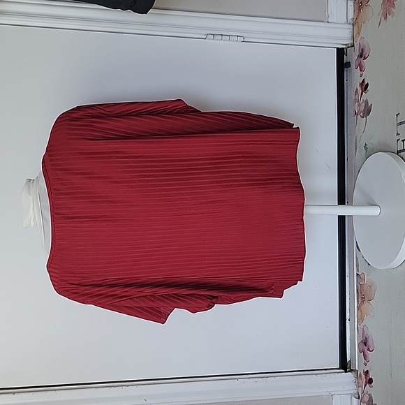 Seeing Curve Blouse - Picture 2 of 3